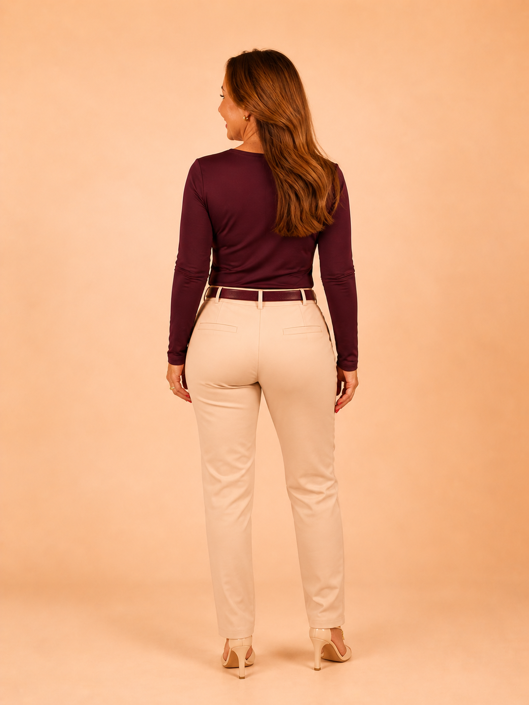 Blusa Manga Longa Decote V com Detalhe Dourado